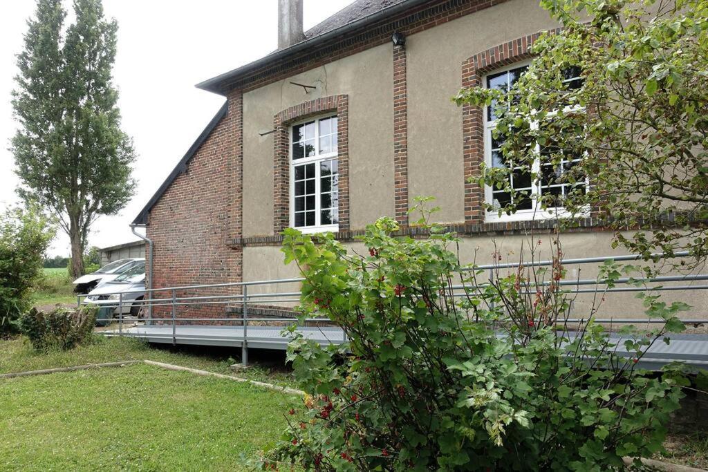 Gite Au Coeur D'Une Residence D'Artiste Saint-Aubin-de-Bonneval Exterior foto
