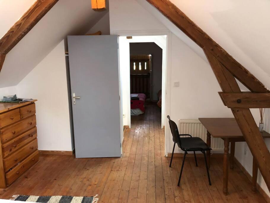 Gite Au Coeur D'Une Residence D'Artiste Saint-Aubin-de-Bonneval Exterior foto